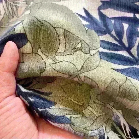 Vintage oversized Pattern Hawaiian floral short sleeves button down blouse/shirt - Picture 7 of 10